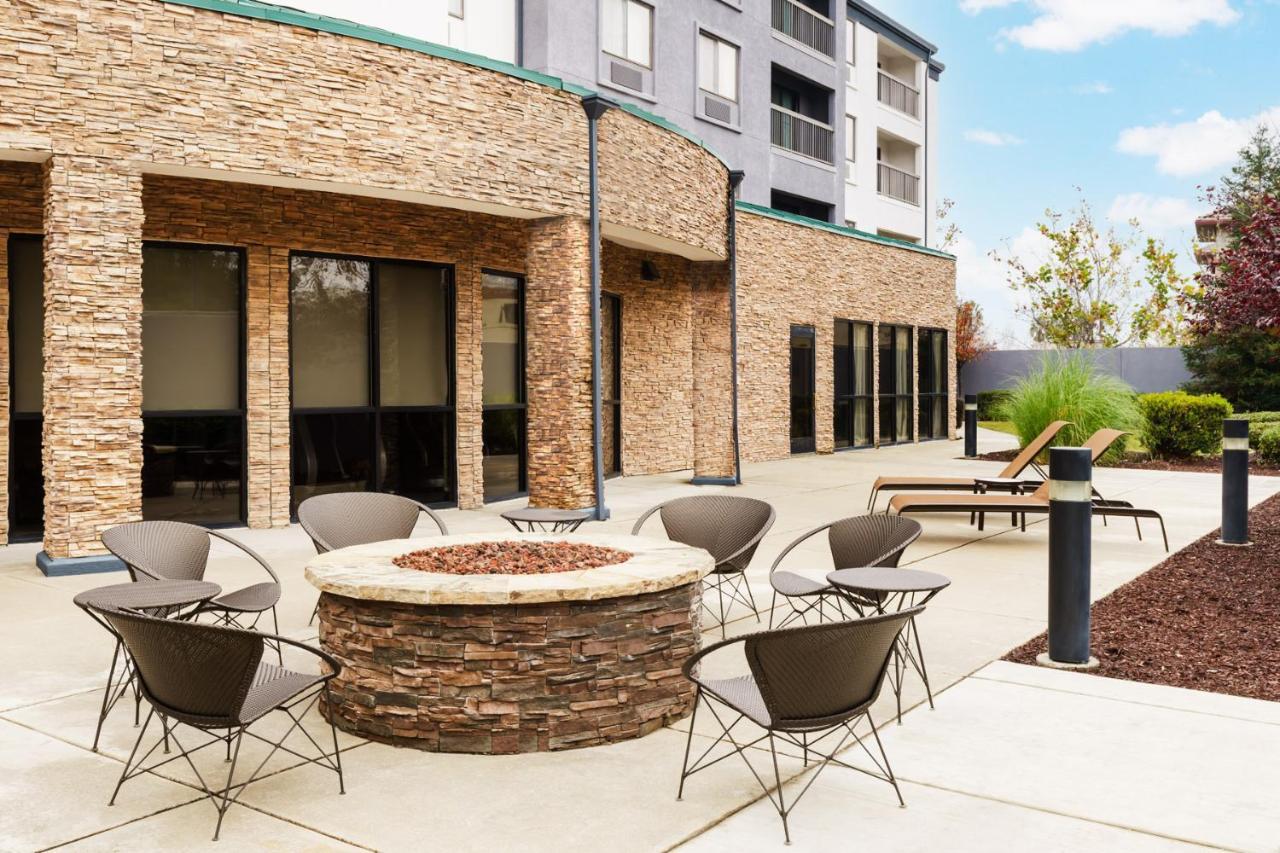 Courtyard By Marriott Sacramento Folsom Hotel Exterior photo