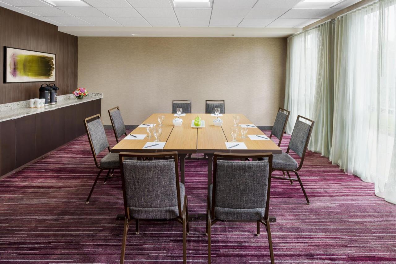 Courtyard By Marriott Sacramento Folsom Hotel Exterior photo