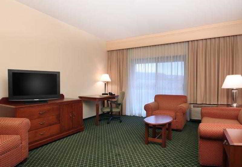 Courtyard By Marriott Sacramento Folsom Hotel Room photo