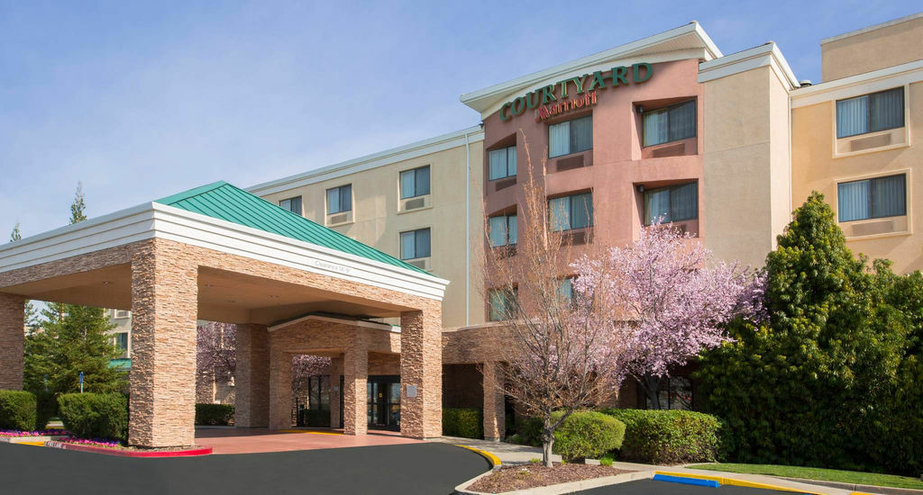 Courtyard By Marriott Sacramento Folsom Hotel Exterior photo